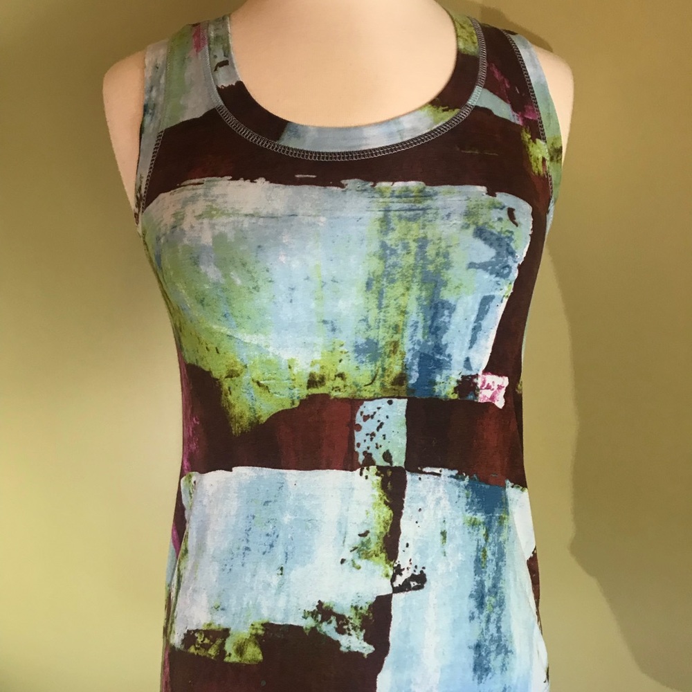 Simply Vera tank top.